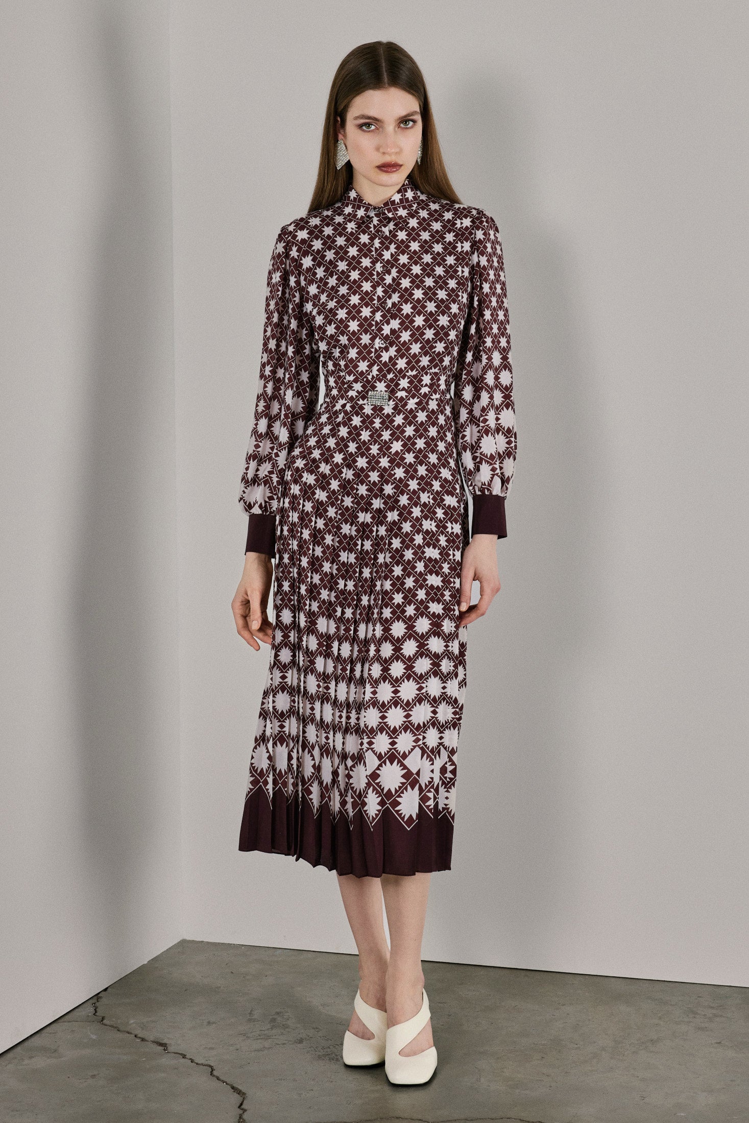 Emma Pleated Silk Dress Burgundy & White – Mergim