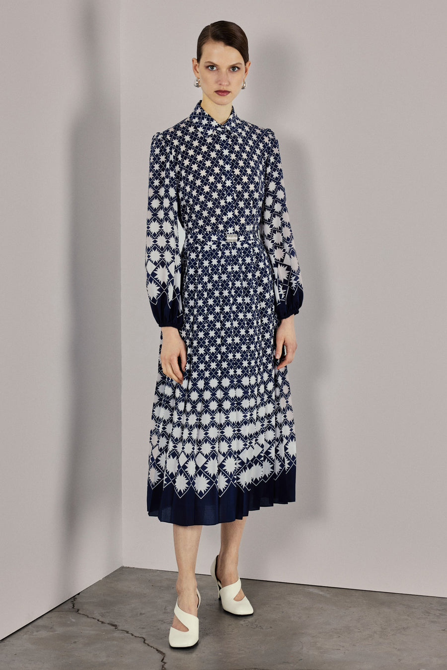 Anna Pleated Silk Dress | Navy & White